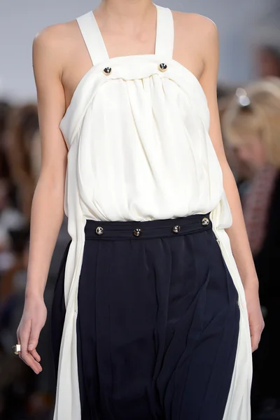 Look 64